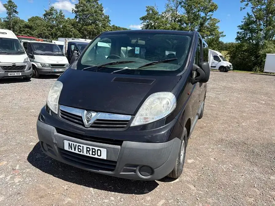 Used Vauxhall Vivaro 115 HP (84 kW) 2012 Black MPV