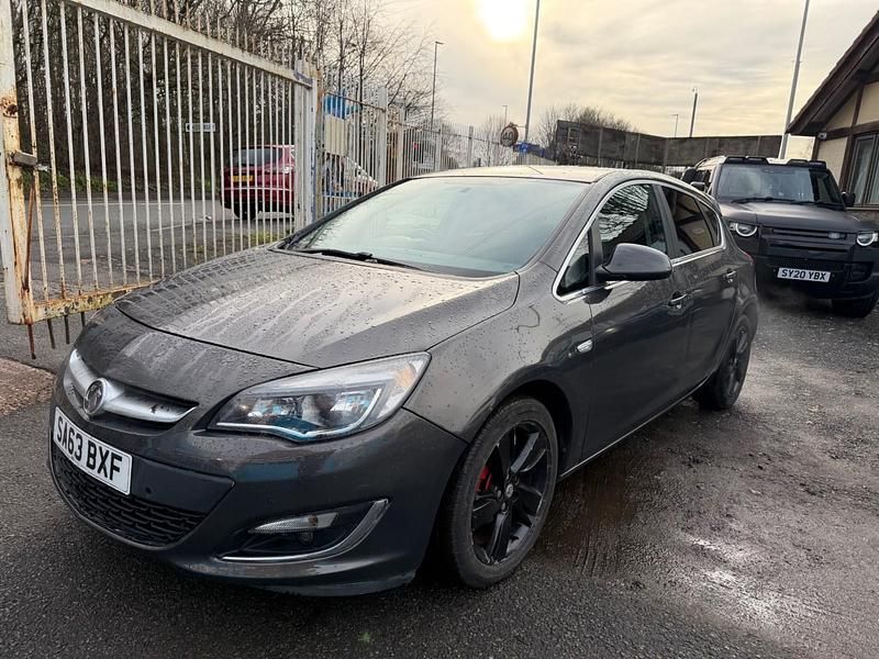 Grey Used 2014 Vauxhall Astra SRi Hatchback | £3,399 (Good price) - Image 1/4