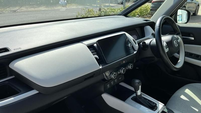 Second-hand Honda Jazz Hybrid 109 CP (80 kW) 2023 Albastru Hatchback