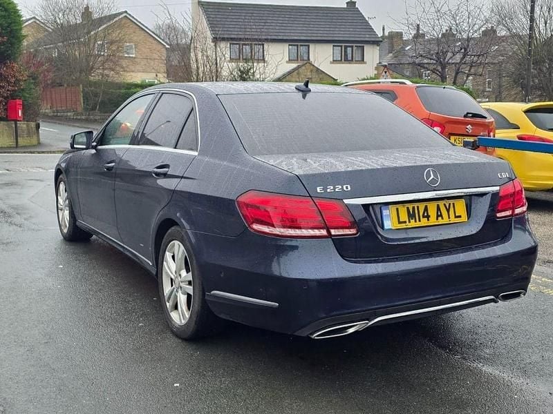 Used Mercedes E220 SE 2014 Blue Sedan