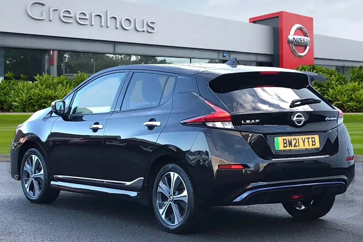 Used Nissan Leaf N-Connecta 160 kW (218 HP) 2021 Black Hatchback