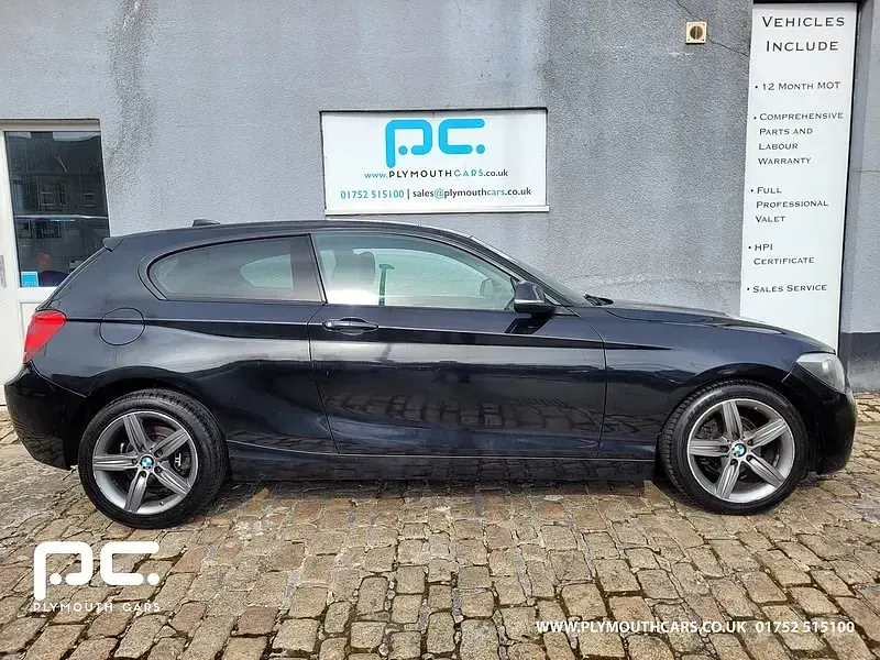 Begagnad BMW 114 Sport Line 2014 Svart Halvkombi