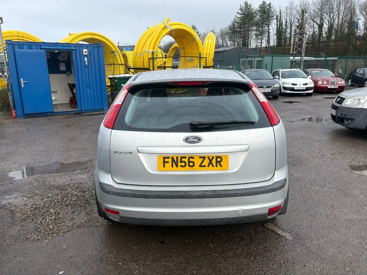 Used Ford Focus Ghia 2006 Grey Hatchback