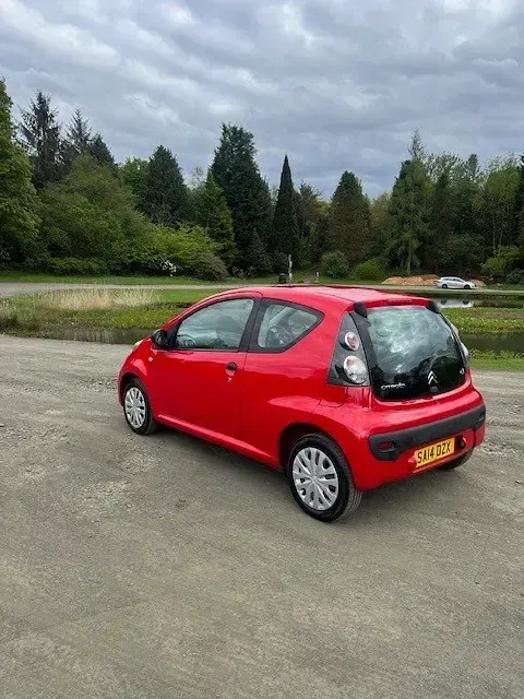Usado Citroën C1 68 HP (50 kW) 2014 Vermelho Citadino