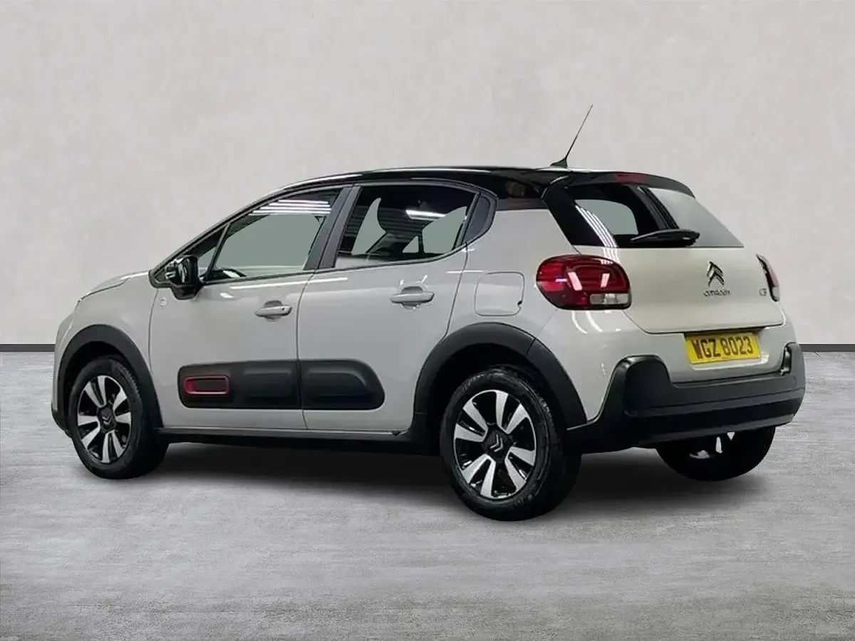 Used Citroën C3 PureTech 83 HP (61 kW) 2022 Beige Hatchback