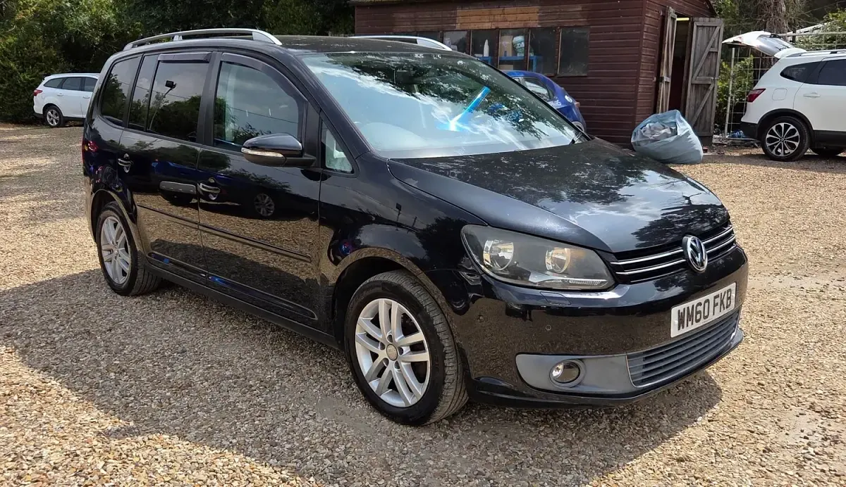 Used VW Touran SE 105 HP (77 kW) 2011 Black MPV