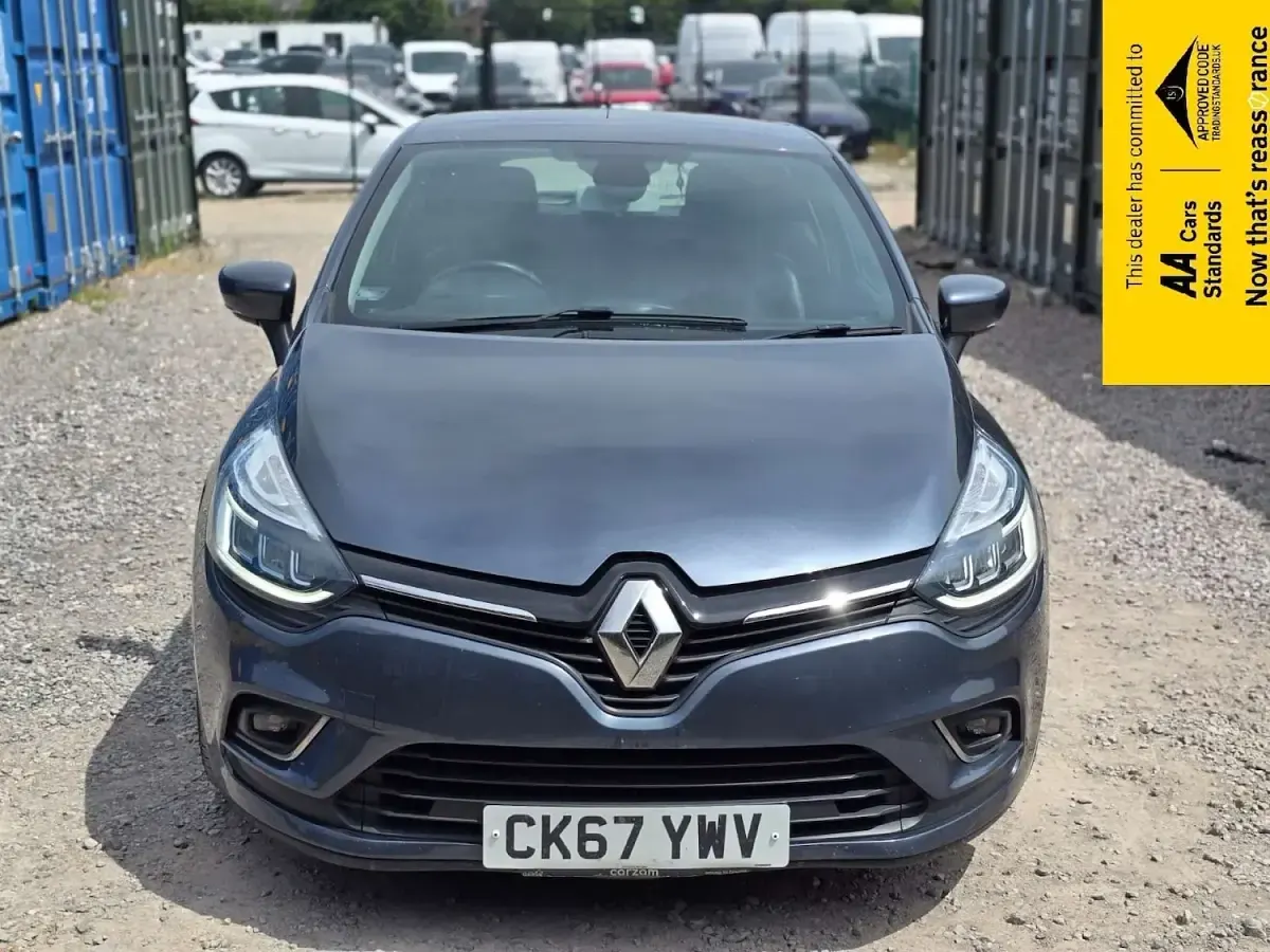 Used Renault Clio Dynamique 90 HP (66 kW) 2018 Grey Hatchback