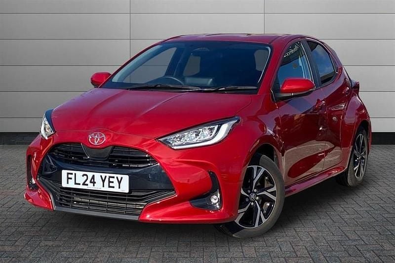 Used Toyota Yaris Hybrid Design 116 HP (85 kW) 2024 Red Hatchback