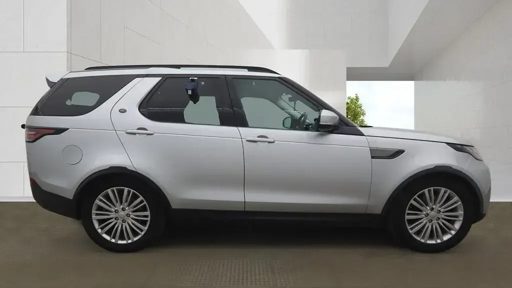 Used Land Rover Discovery SE 258 HP (189 kW) 2017 Silver SUV