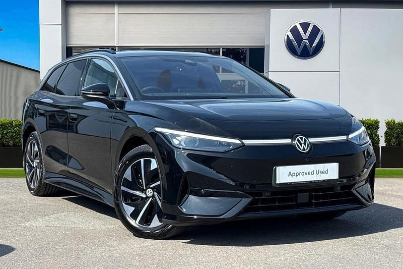 Black Used 2025 VW ID.7 Pro Sedan | £42,989 (Expensive) - Image 1/4