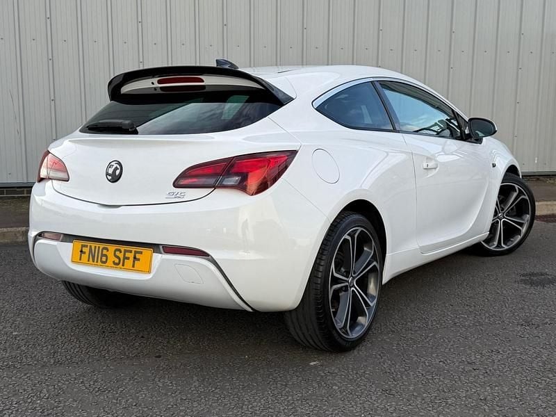 Second-hand Vauxhall Astra GTC Edition 2016 Alb Hatchback
