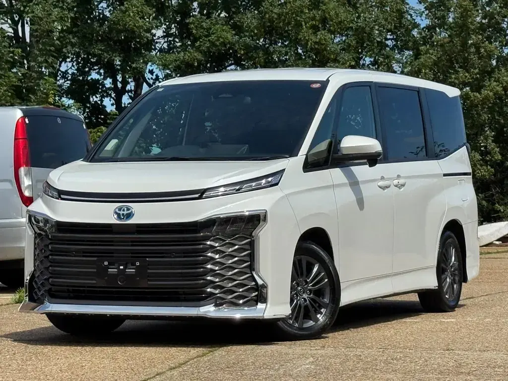 Used Toyota Voxy 2026 MPV