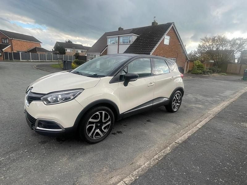 Second-hand Renault Captur Dynamique 90 CP (66 kW) 2014 Bej SUV