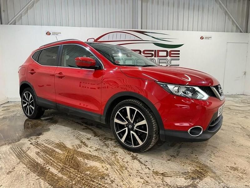 Red Used 2016 Nissan Qashqai S SUV | £10,899 (Fair price) - Image 1/4