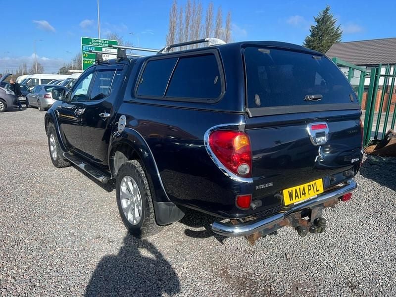Usado Mitsubishi L200 176 HP (129 kW) 2014 Azul Pickup