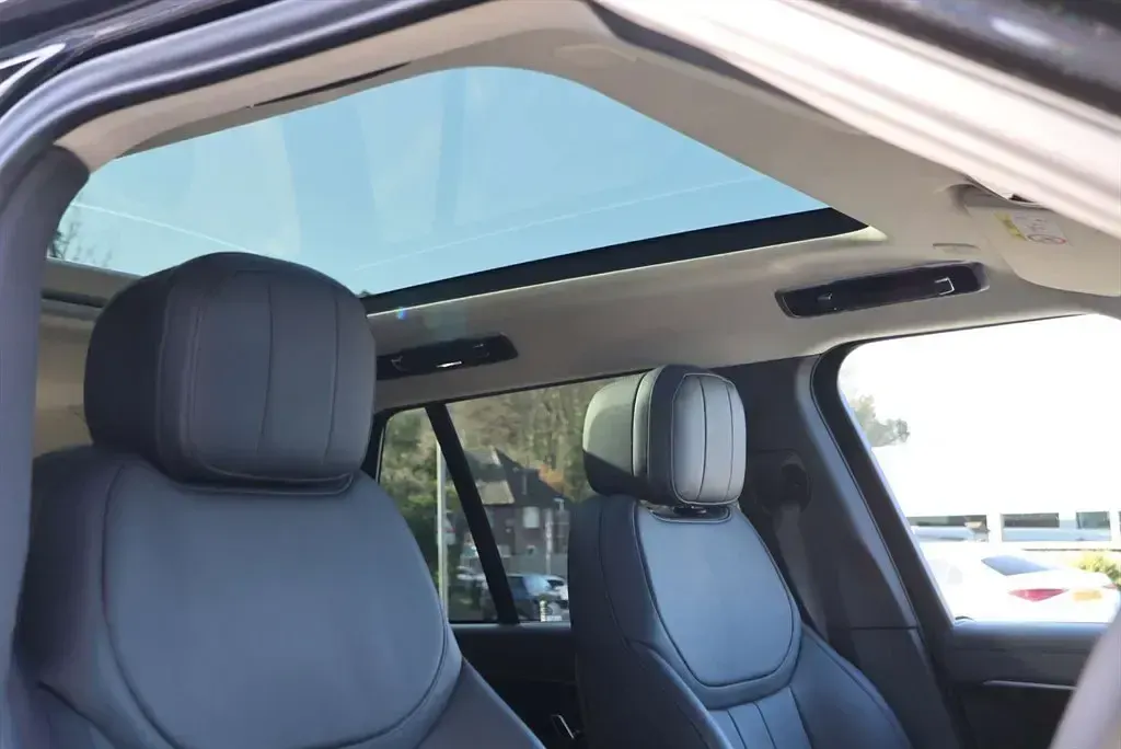 Begagnad Land Rover Range Rover HSE 2024 Svart SUV