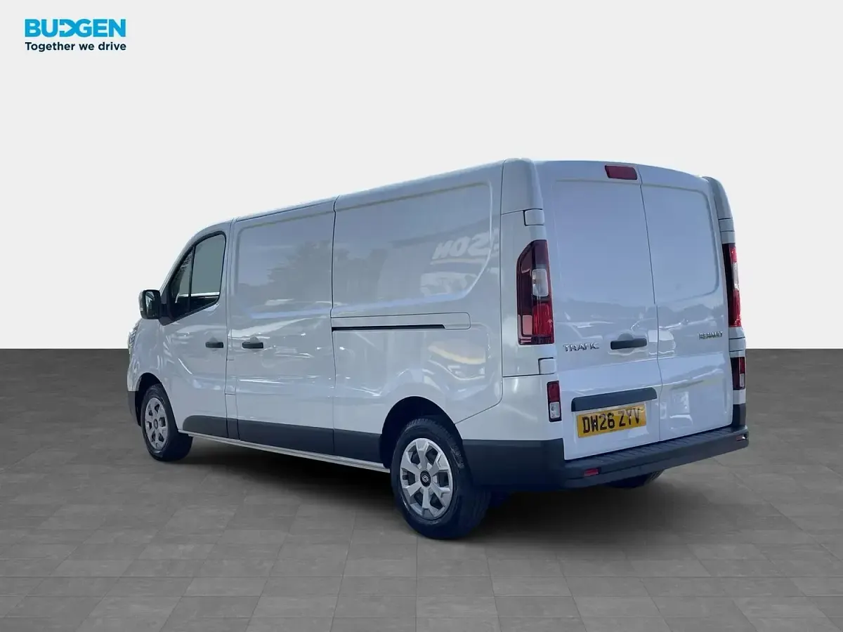 New Renault Trafic 2026 White MPV