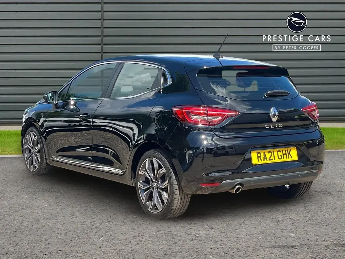 Used Renault Clio Version S 90 HP (66 kW) 2021 Black Hatchback