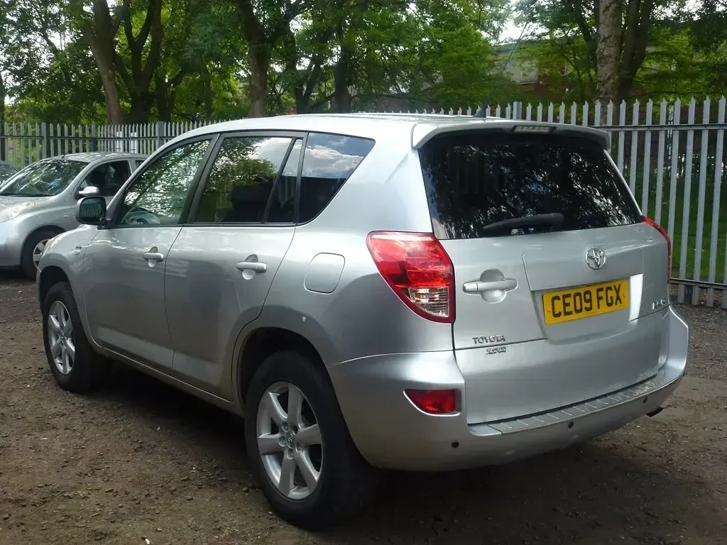 Used Toyota RAV4 134 HP (98 kW) 2009 Silver SUV