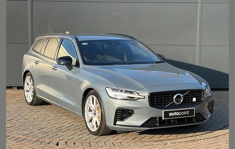 Used Volvo V60 312 HP (229 kW) 2022 Grey Estate