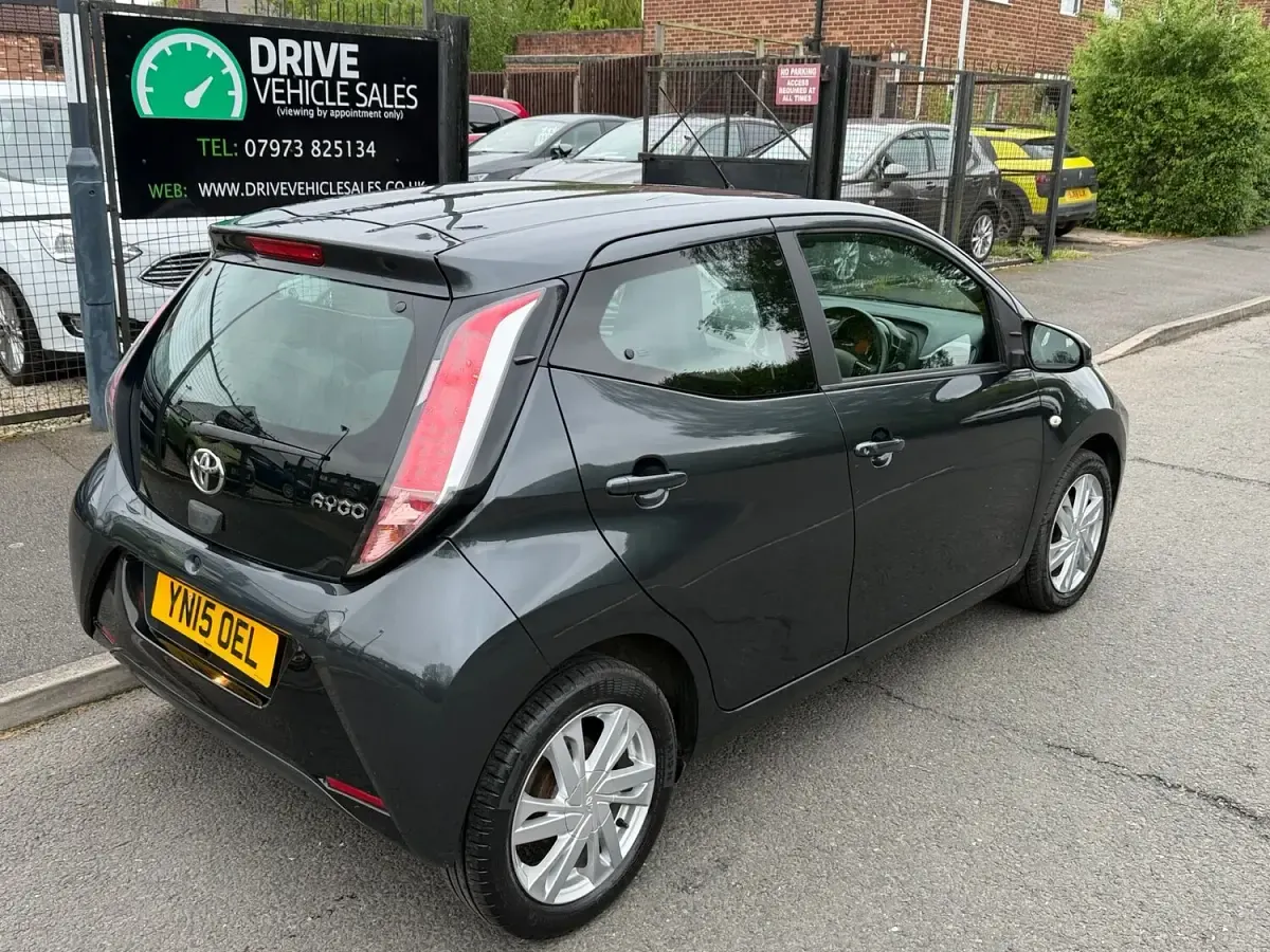 Used Toyota Aygo x-press 2015 Grey Hatchback