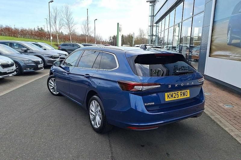 Used Skoda Superb SE Technology 150 HP (110 kW) 2025 Cobalt blue metallic Estate