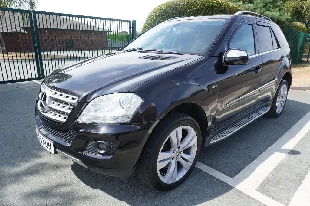Used Mercedes ML300 2009 Black SUV