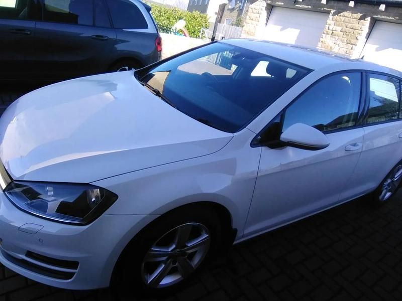 Used VW Golf VII Edition 125 HP (91 kW) 2017 White Hatchback