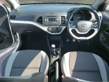 Used Kia Picanto 85 HP (62 kW) 2013 White Hatchback
