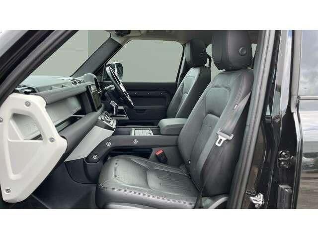 Used Land Rover Defender 249 HP (183 kW) 2021 Black SUV