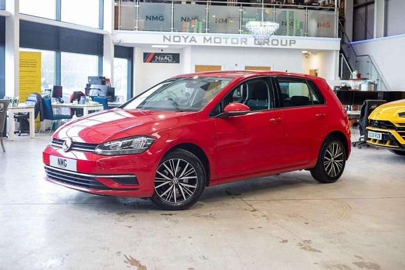 Red Used 2018 VW Golf VII SE Hatchback | £9,499 (Good price) - Image 1/1