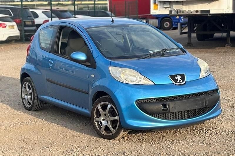 Blue Used 2006 Peugeot 107 Hatchback | £785 (Good price) - Image 1/1