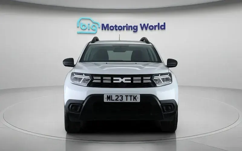 Używany Dacia Duster Essentiel 91 KM (66 kW) 2023 Biały SUV