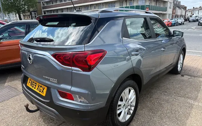 Usado SsangYong Korando 136 CV (100 kW) 2019 Gris Familiar
