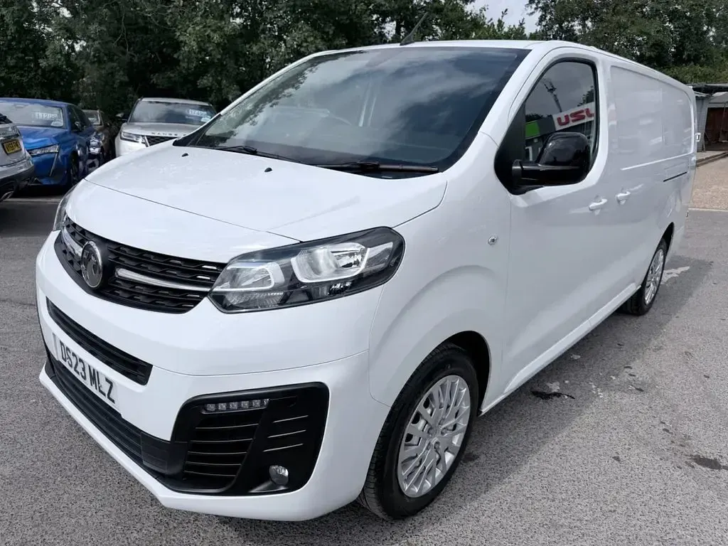 Used Vauxhall Vivaro 2023 White MPV