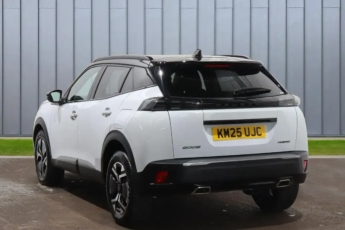 Used Peugeot 2008 GT 134 HP (98 kW) 2025 White SUV