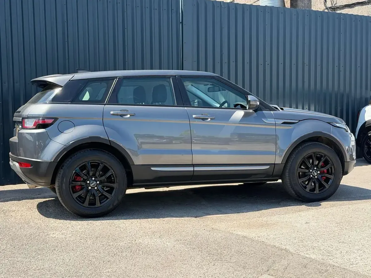 Used Land Rover Range Rover evoque SE 2017 Grey SUV