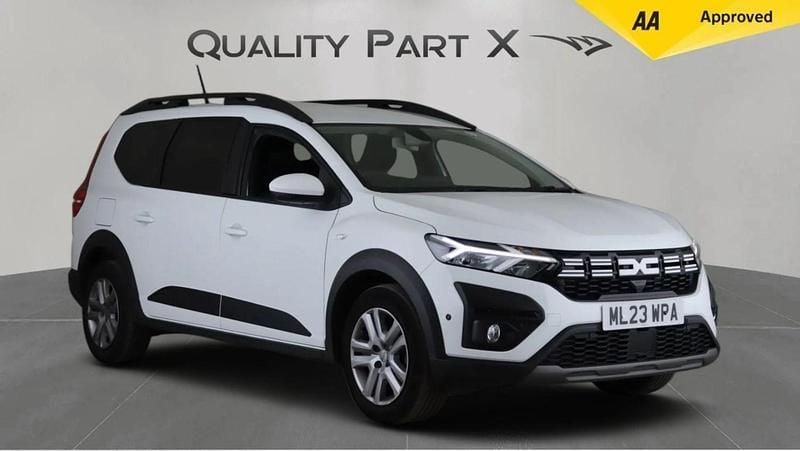 White Used 2023 Dacia Jogger Expression MPV | £14,500 (Fair price) - Image 1/4