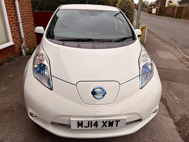 Used Nissan Leaf Acenta 80 kW (109 HP) 2014 White Hatchback