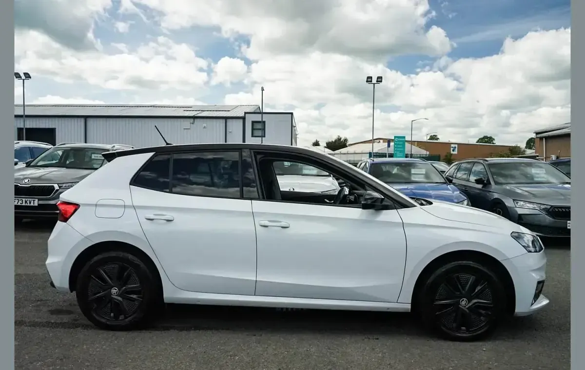 Used Skoda Fabia Colour Edition 94 HP (69 kW) 2023 White Hatchback