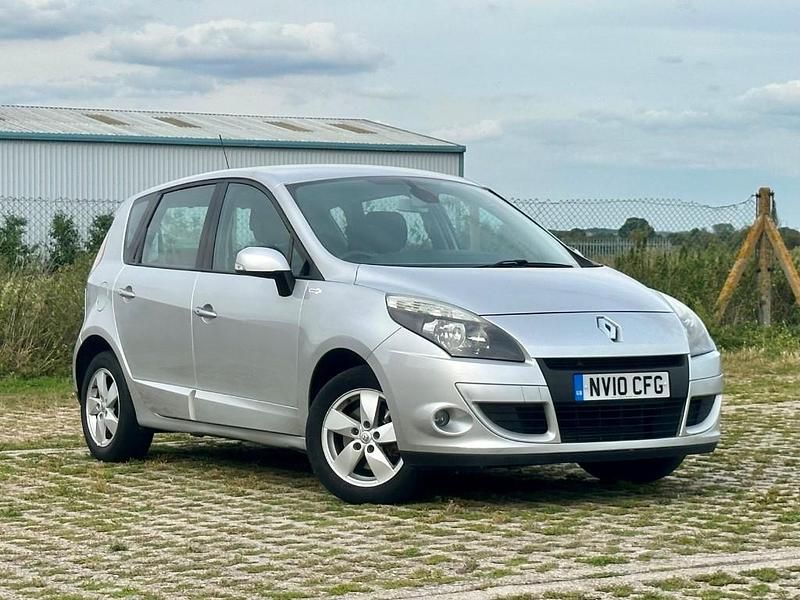 Used Renault Scénic III Dynamique 105 HP (77 kW) 2010 Silver MPV
