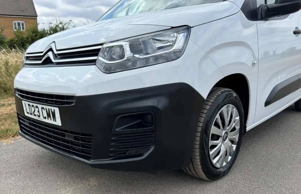 Used Citroën Berlingo 100 HP (73 kW) 2023 White MPV