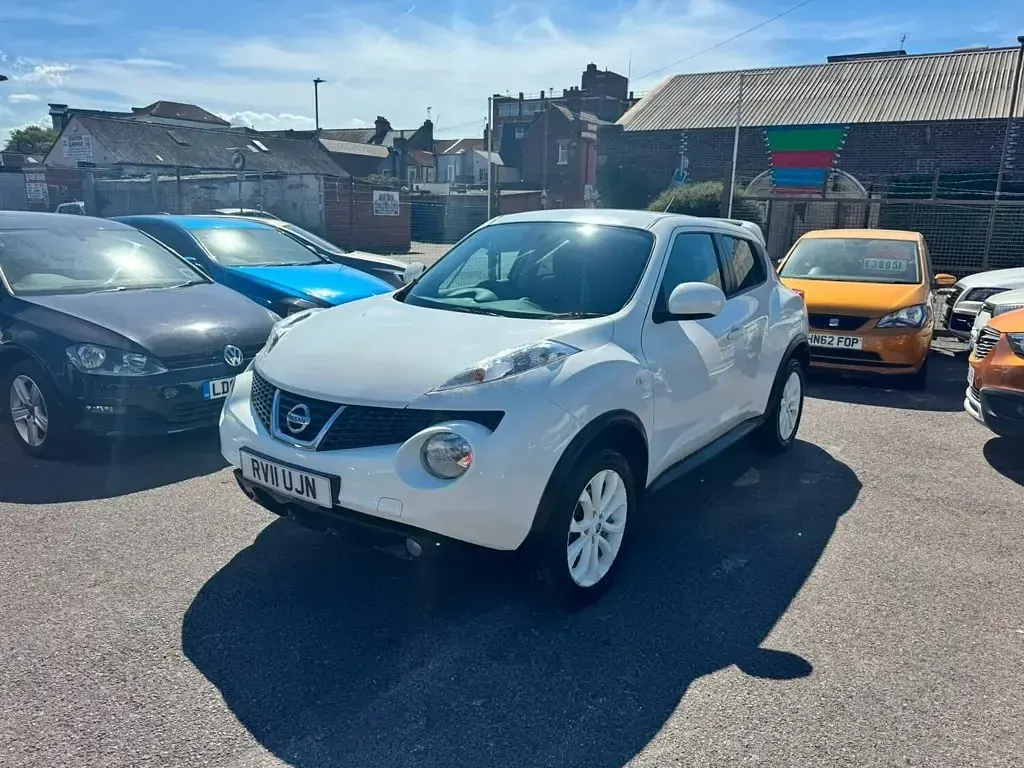 Used Nissan Juke Acenta 110 HP (80 kW) 2011 White SUV