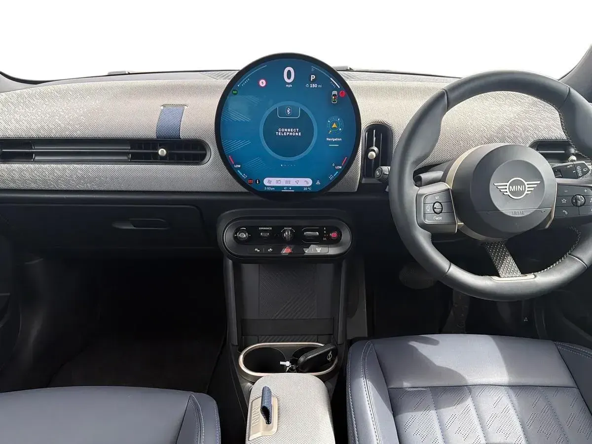 Used Mini Cooper Hatch 154 HP (113 kW) 2024 Green Hatchback