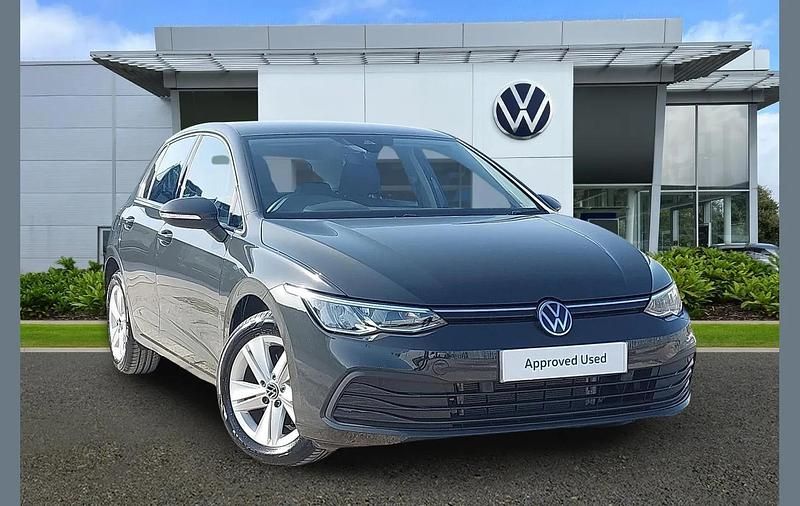 Used VW Golf VIII Life 130 HP (95 kW) 2024 Grey Hatchback