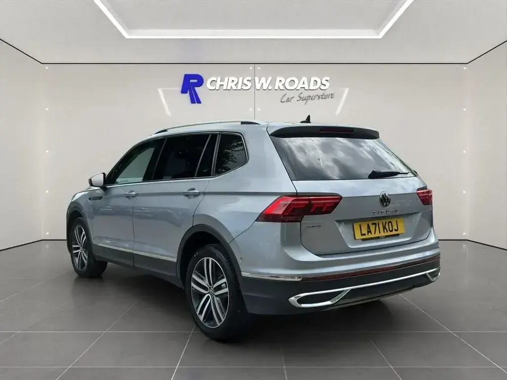 Used VW Tiguan Allspace Elegance 150 HP (110 kW) 2022 Silver SUV