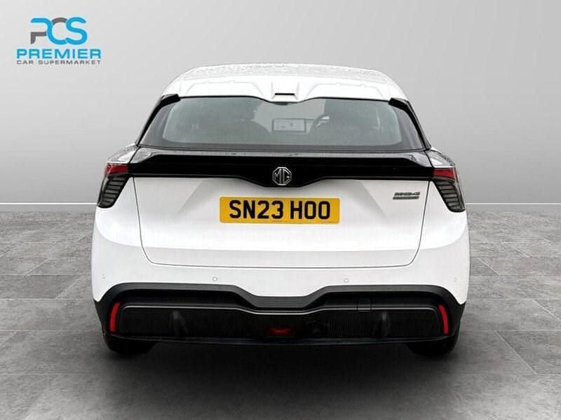 Used MG MG4 EV SE 319 kW (435 HP) 2023 White Hatchback