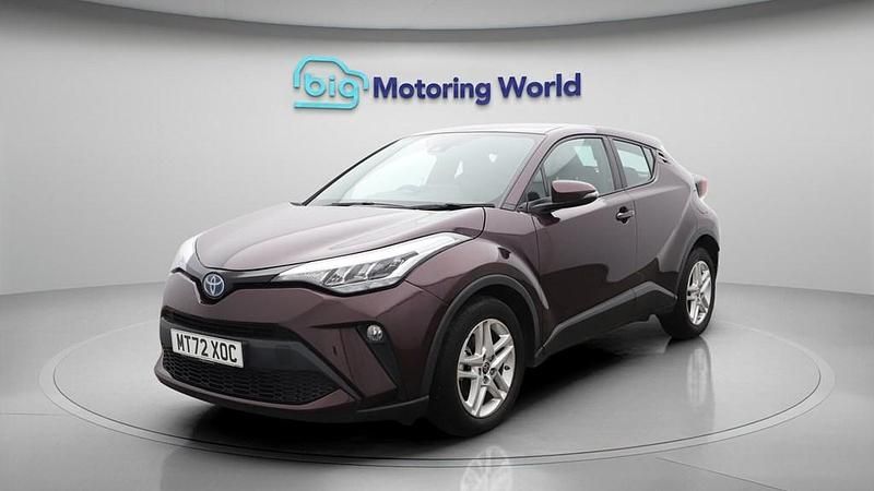 Used Toyota C-HR 122 HP (89 kW) 2022 Mauve/purple SUV