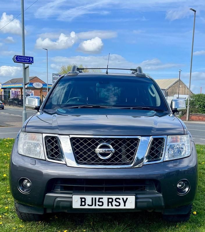 Used Nissan Navara Tekna 2015 Grey Pickup