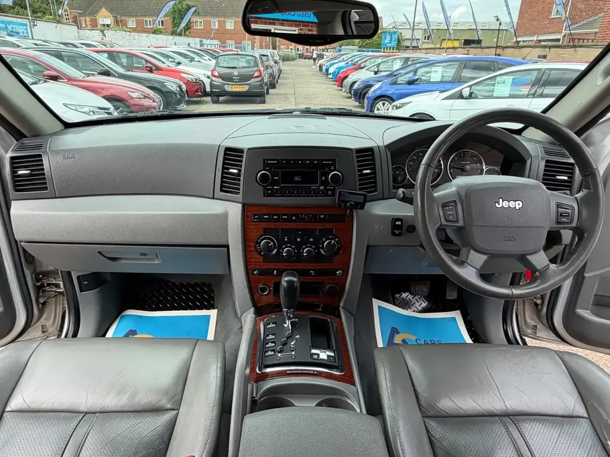 Used Jeep Grand Cherokee Limited 215 HP (158 kW) 2007 Silver SUV